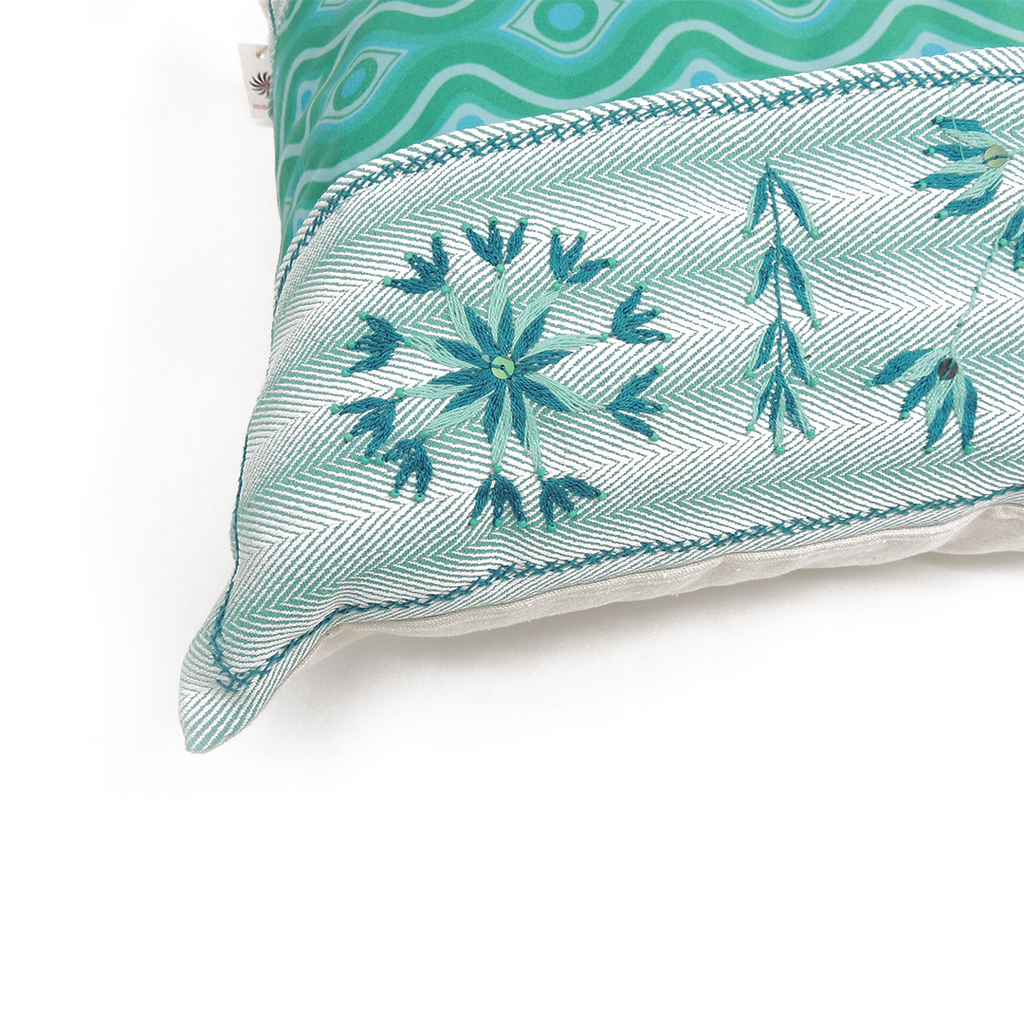 88575-Cushion Turqoise1-21_2_0bbc7e2d-3b18-471d-b57c-bb96a291597d.webp