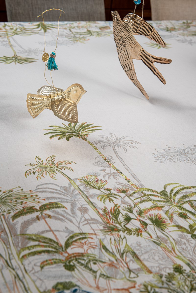 786198-Faded Pharaohs Paradise TableclothDSC_5814_Custom_1.webp
