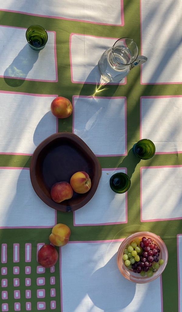 Tablecloth carreaux 1.6*1.6 مفرش كاروه مقلم